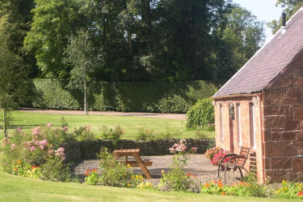 Harleyburn Cottages - Stables And Saddlery Melrose Eksteriør billede