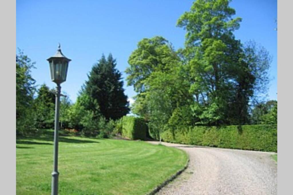 Harleyburn Cottages - Stables And Saddlery Melrose Eksteriør billede