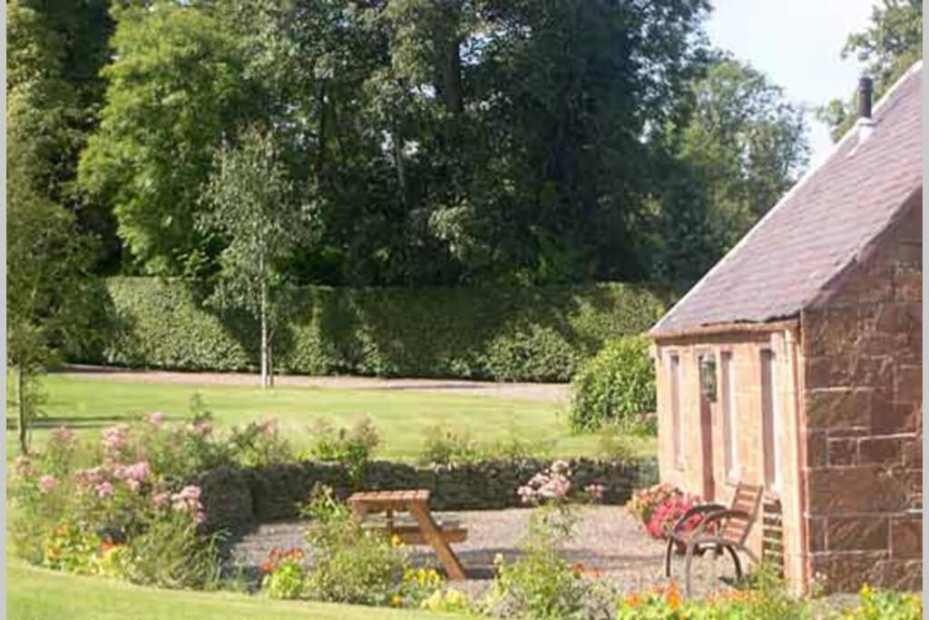 Harleyburn Cottages - Stables And Saddlery Melrose Eksteriør billede