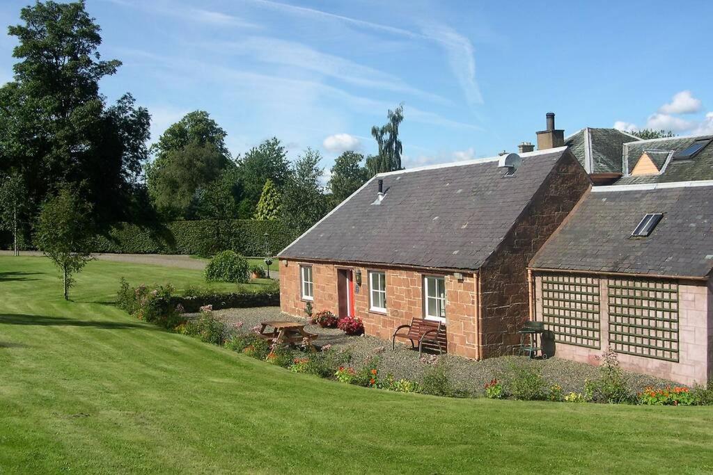Harleyburn Cottages - Stables And Saddlery Melrose Eksteriør billede